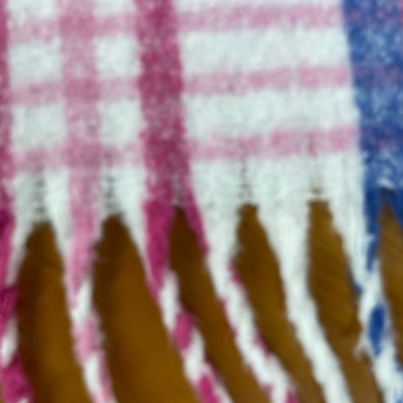 Steve Madden ultra soft thick plaid blanket scarf - Picture 6 of 11